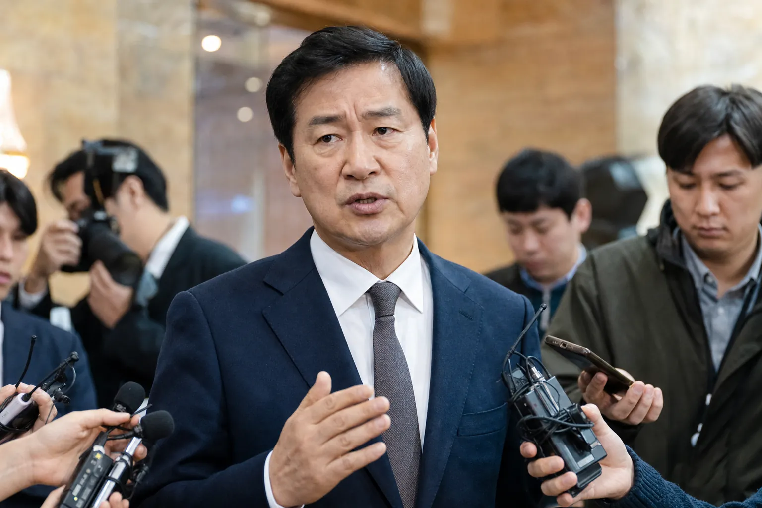 김영진 의원 "조정식 의장, 연임 개헌 발언 사과해야"