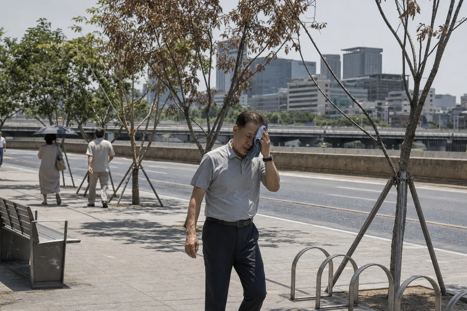31일 전국 폭염 지속…경남권 체감온도 38도 이상