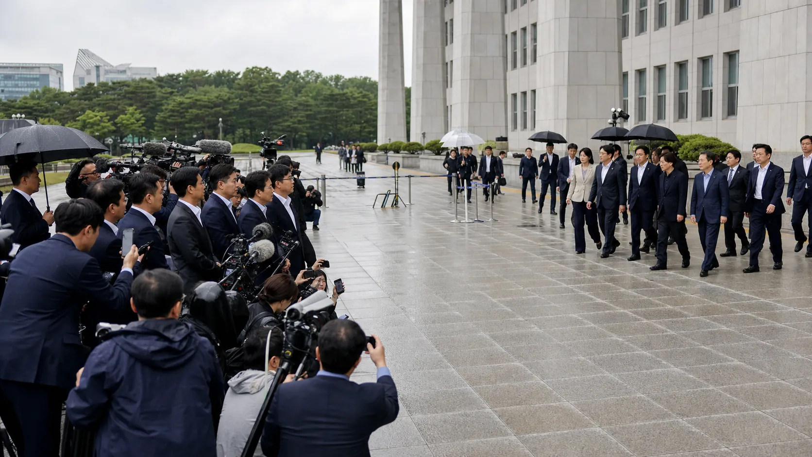 보완수사권 놓고 여야 장외 공방