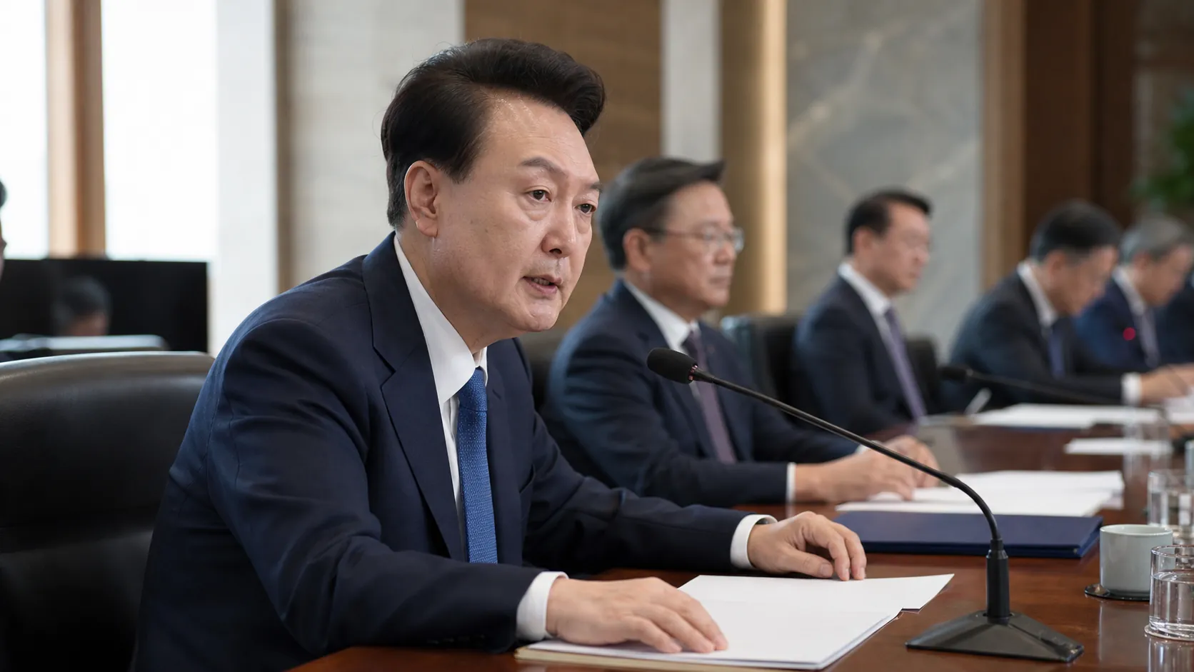 이 대통령, 형소법 개정안 거부권 행사에 선 그어